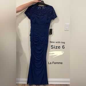 La Femme Navy blue Gown, Never worn, Size 6